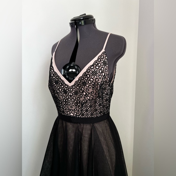 BCBG MAXAZRIA - Color Bare Pink Combo Dress - Size XS - Picture 3 of 5